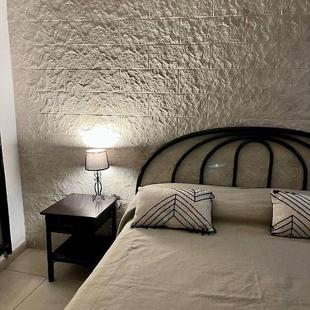 Dimora Del Chiostro Hotel โอริสตาโน ภายนอก รูปภาพ