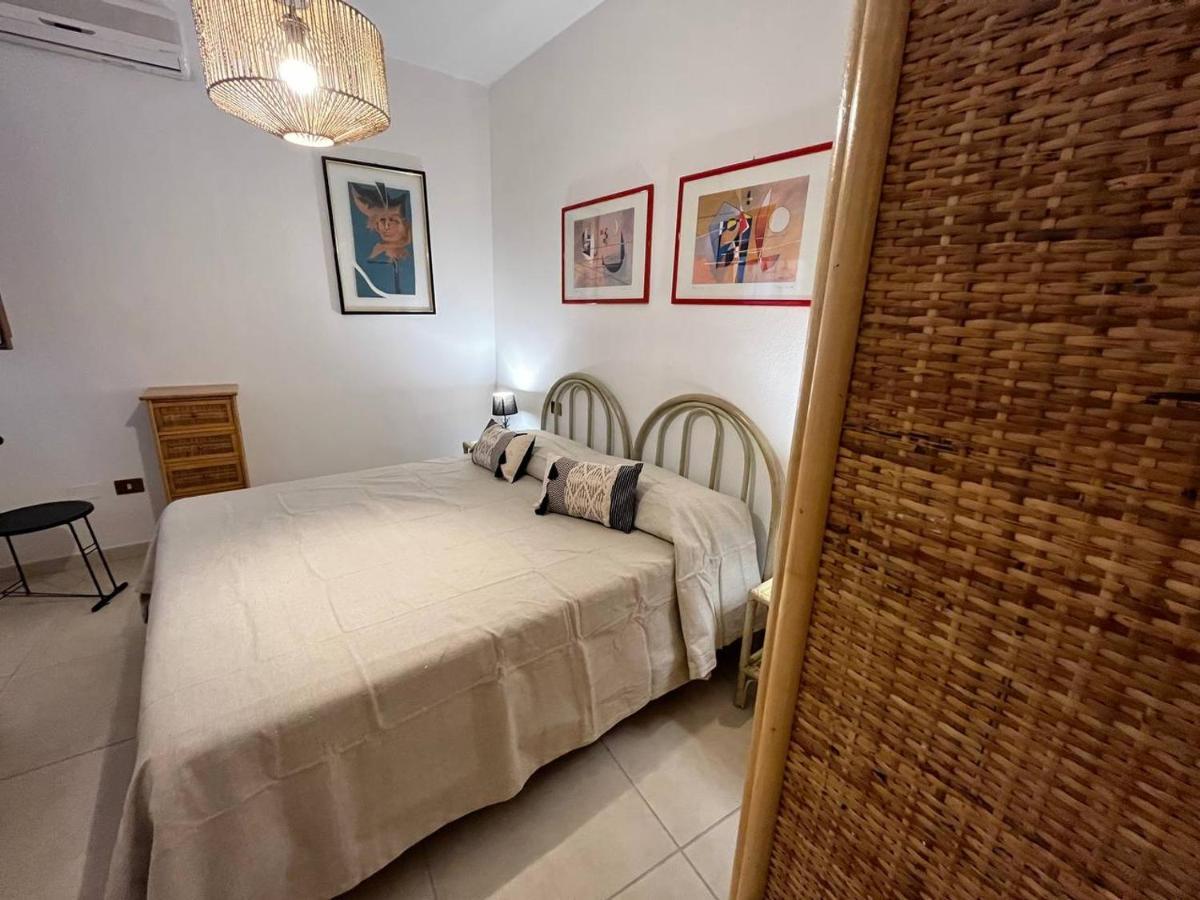 Dimora Del Chiostro Hotel โอริสตาโน ภายนอก รูปภาพ
