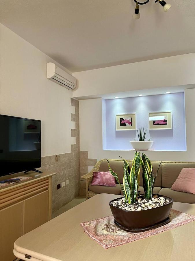 Dimora Del Chiostro Hotel โอริสตาโน ภายนอก รูปภาพ