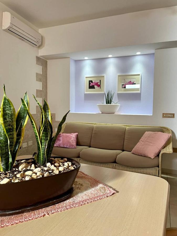Dimora Del Chiostro Hotel โอริสตาโน ภายนอก รูปภาพ