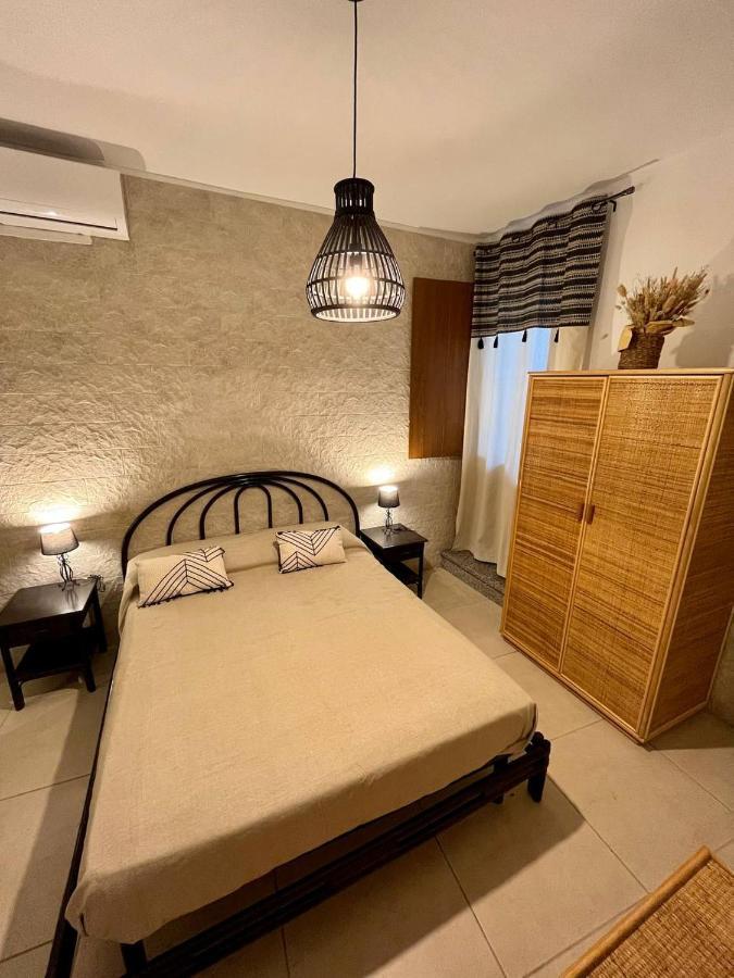 Dimora Del Chiostro Hotel โอริสตาโน ภายนอก รูปภาพ